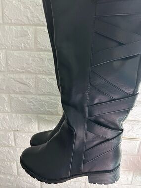Women's Black Knee-High Fashion Boots new without tags